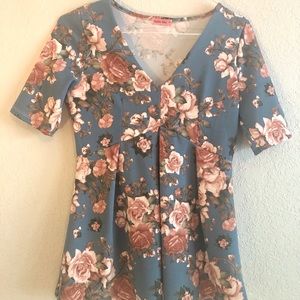 Gorgeous Floral Maternity (or not) Peplum Tee